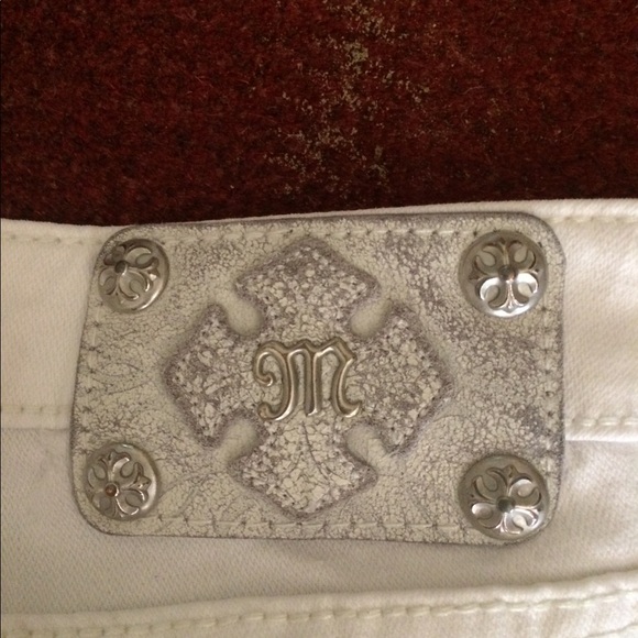 Miss Me White Jeans Size 29 wide leg - Picture 3 of 8